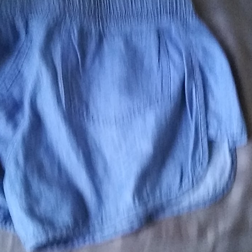 Shorts - Picture 3 of 3